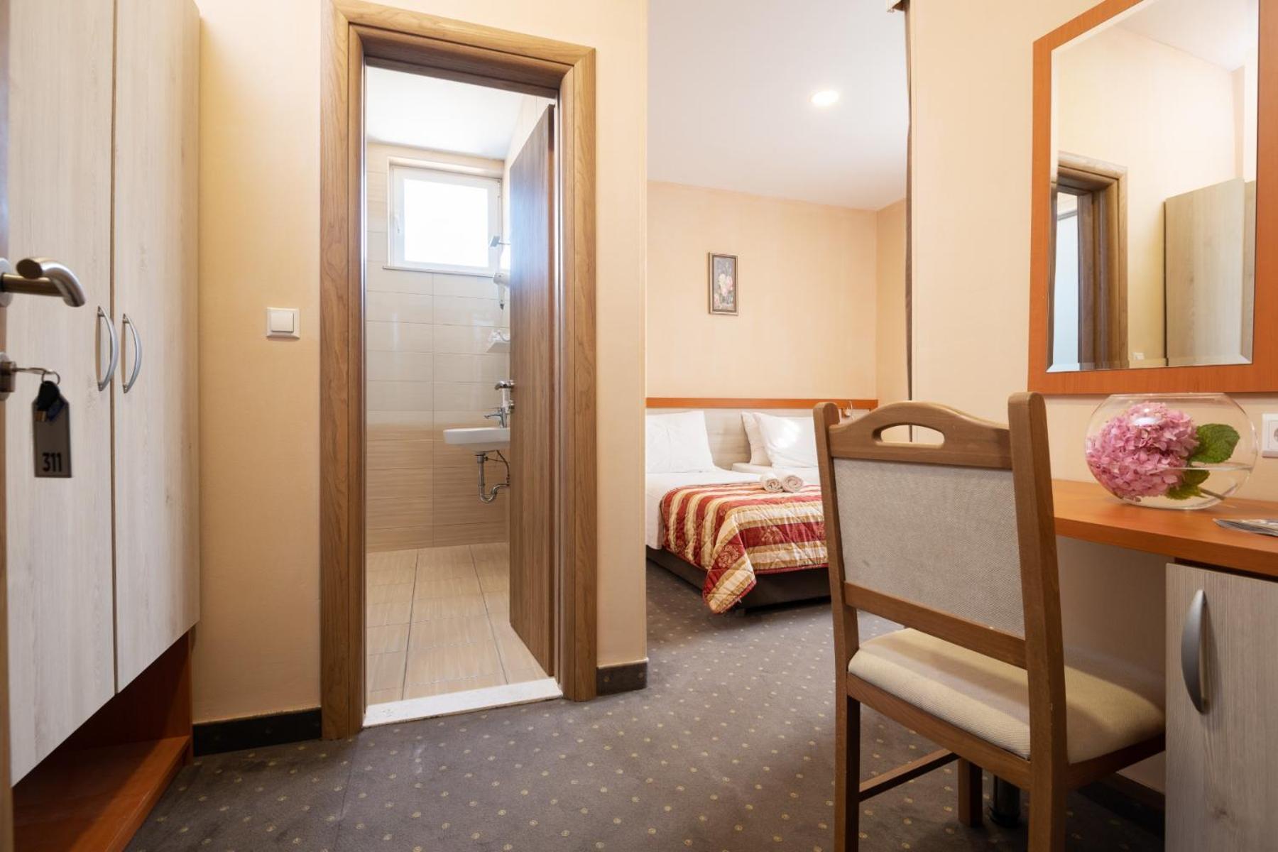 Hotel Luna نيوم الغرفة الصورة